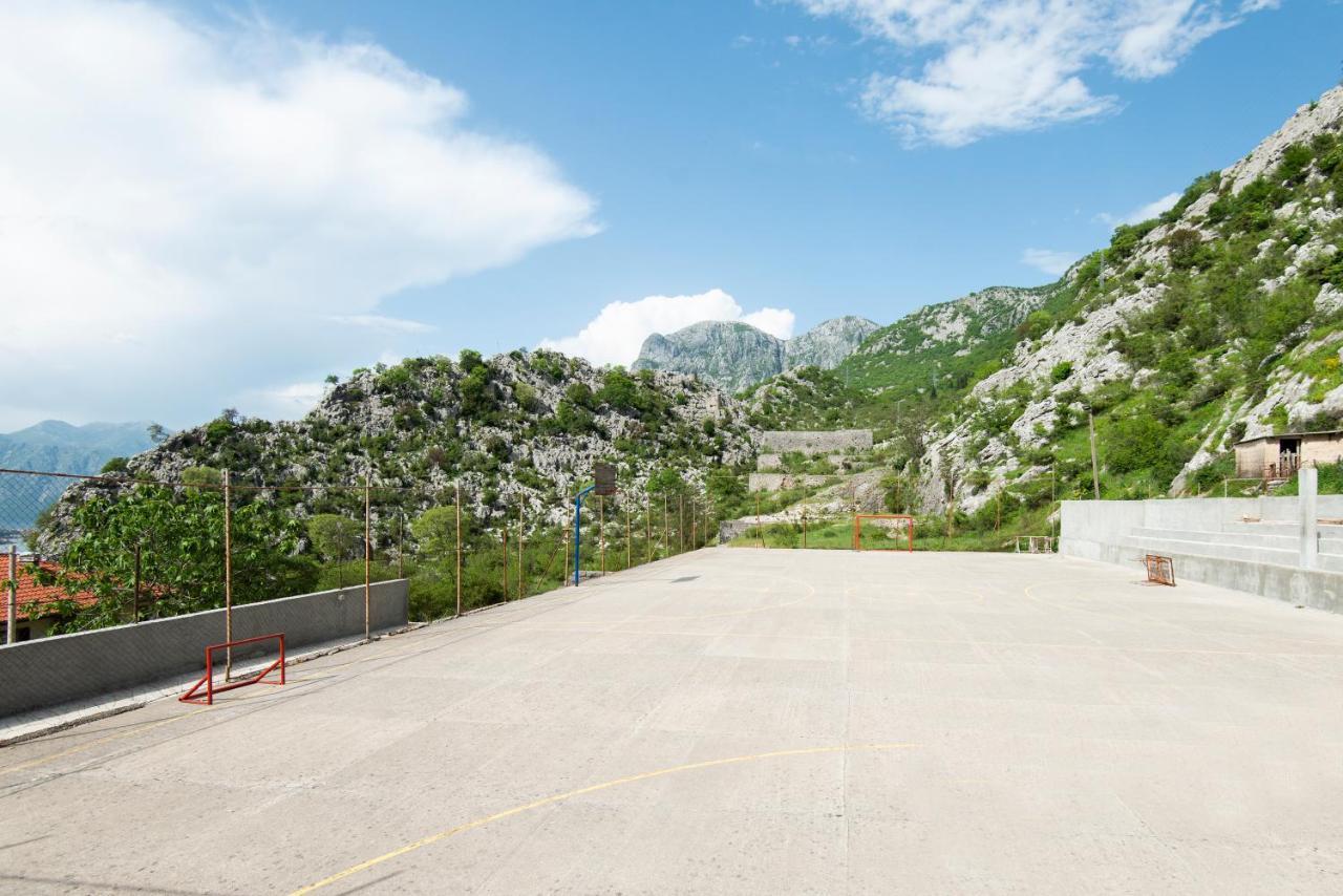 Apartment Galiot Kotor Exterior foto